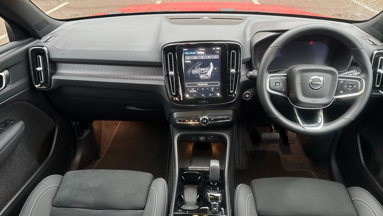 Volvo XC40 2.0 B4P Plus Dark 5dr Auto Petrol Estate